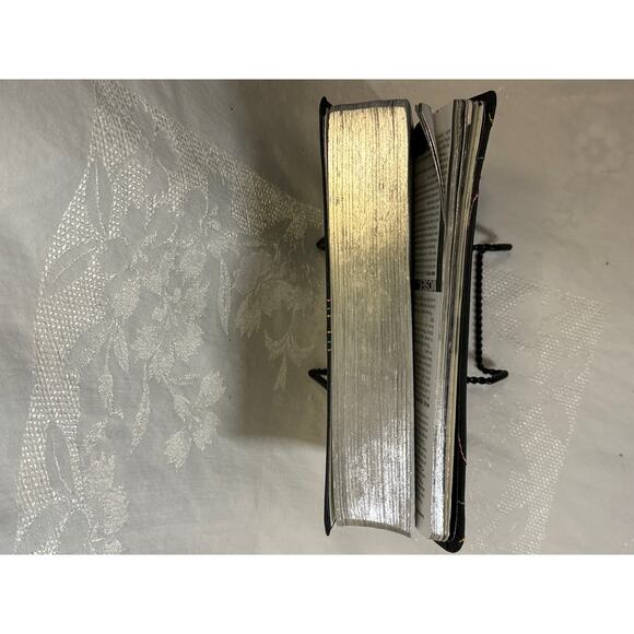 Tyndale NLT Teen Life Application Study Bible New Living Translation-Black *READ - Picture 8 of 9